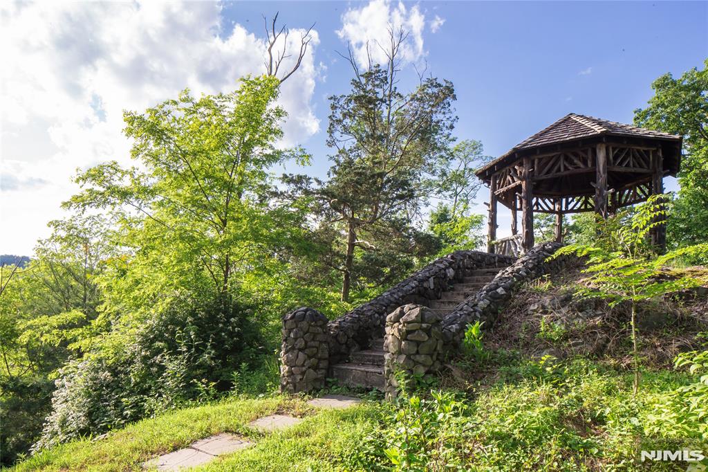 675 Ramapo Valley Road