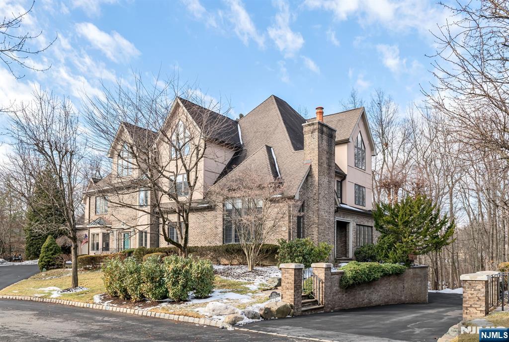 275 Hampshire Ridge