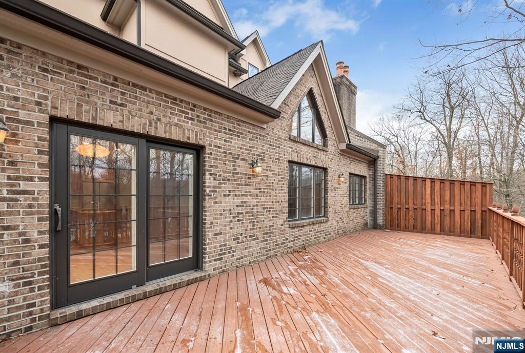 275 Hampshire Ridge