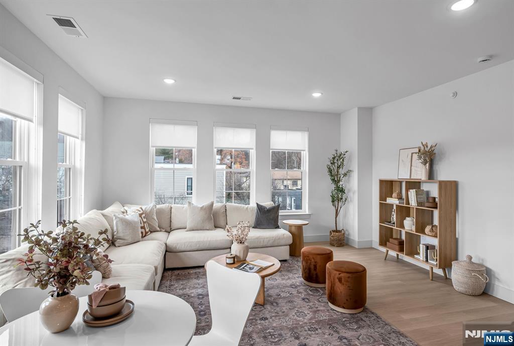 619 Maple Avenue 310