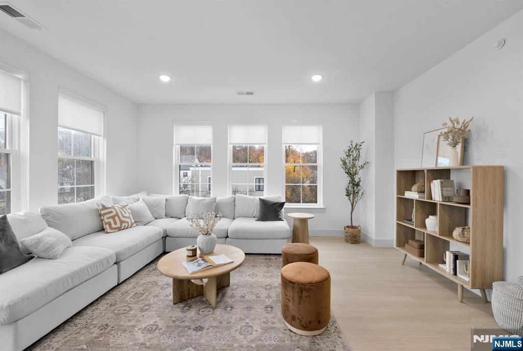 619 Maple Avenue 310