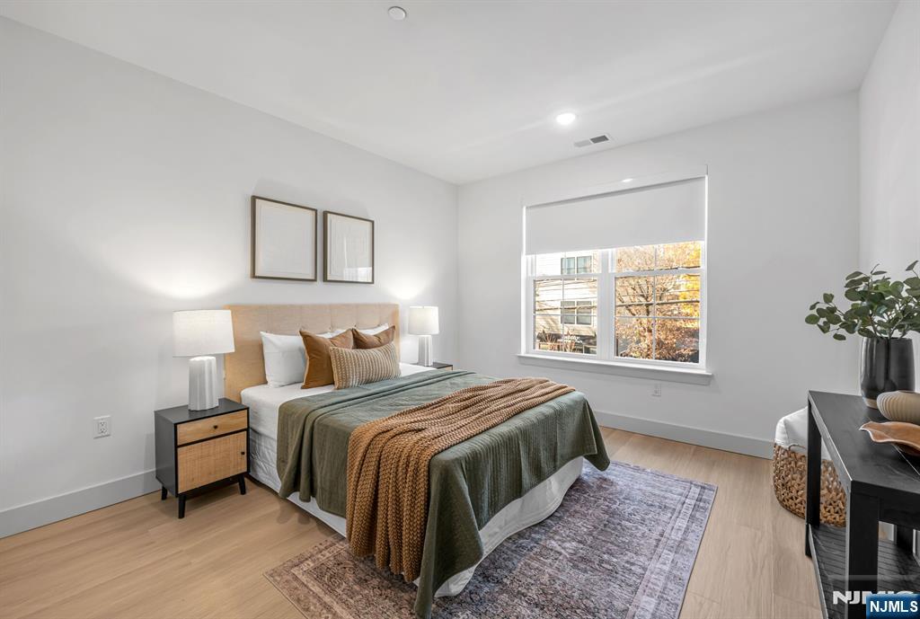 619 N Maple 218