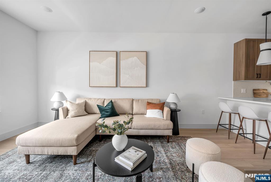 619 N Maple 218