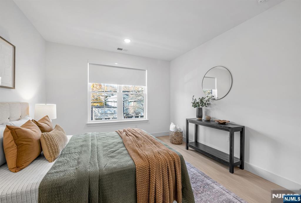 619 N Maple 218