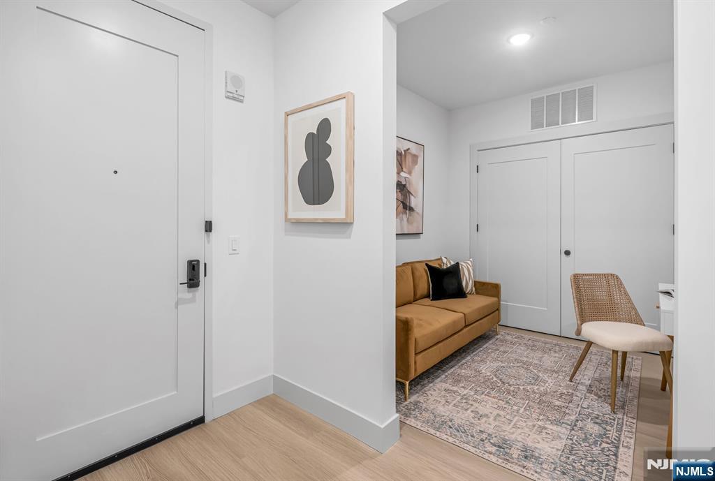 619 N Maple 218