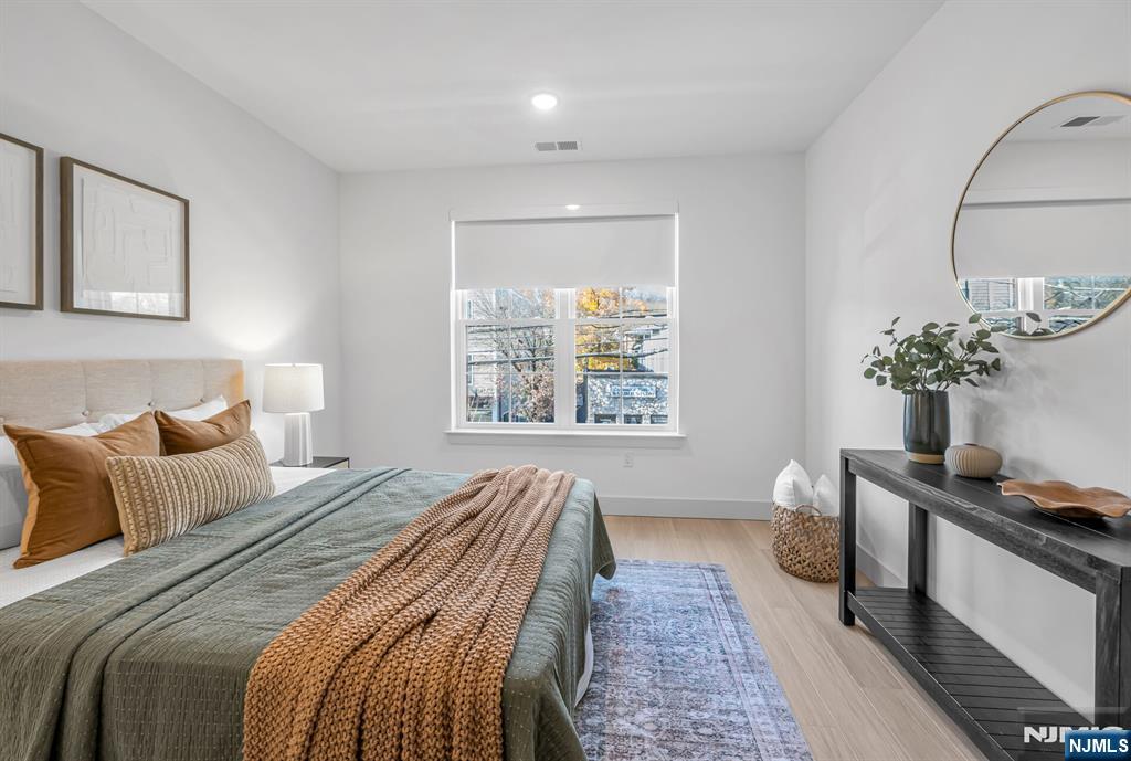 619 N Maple 218