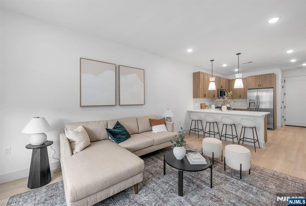 619 N Maple 218