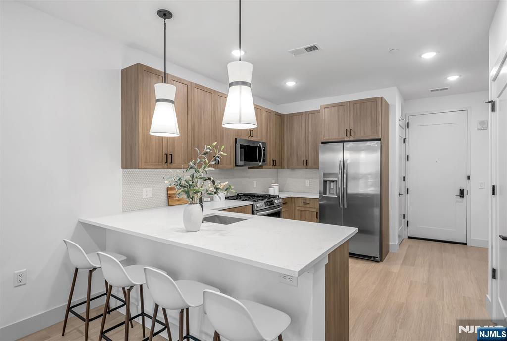 619 N Maple 218