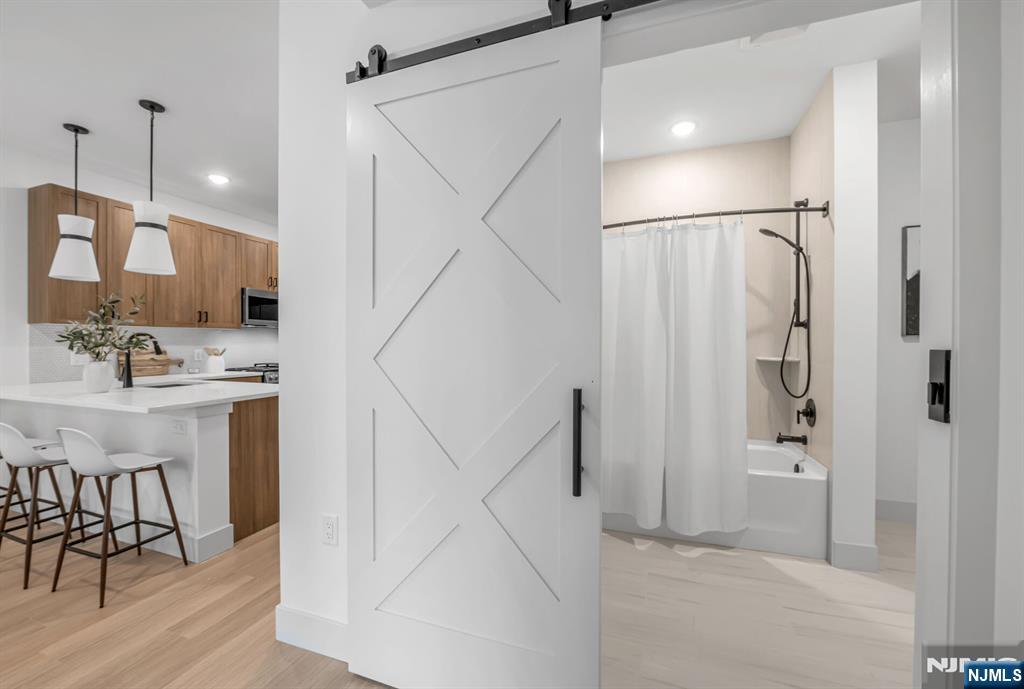 619 N Maple 218