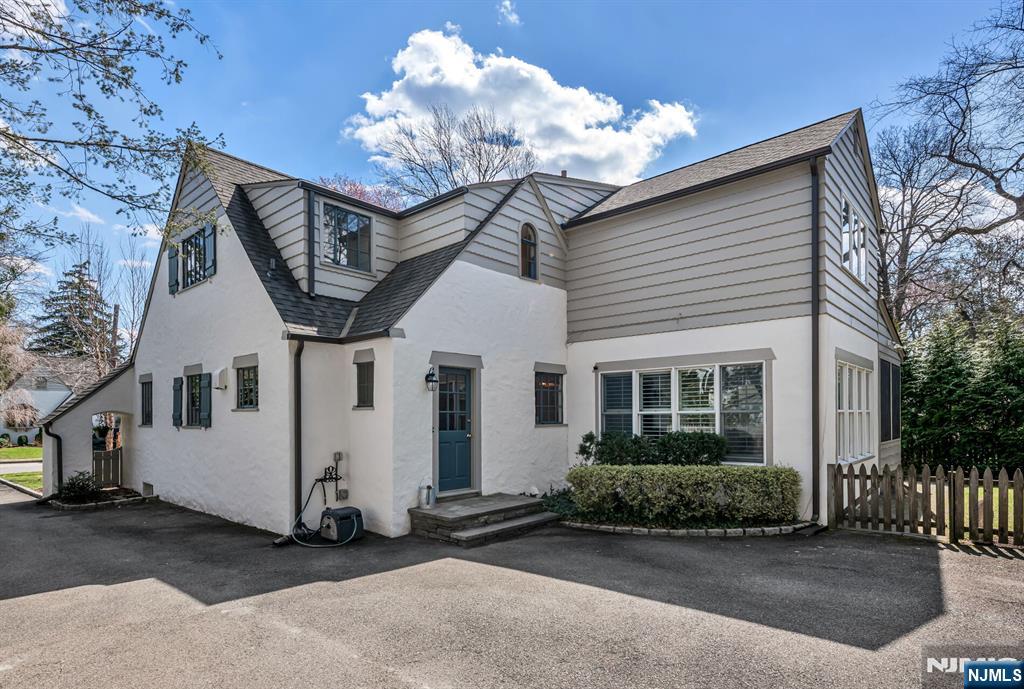 15 Glendon Road