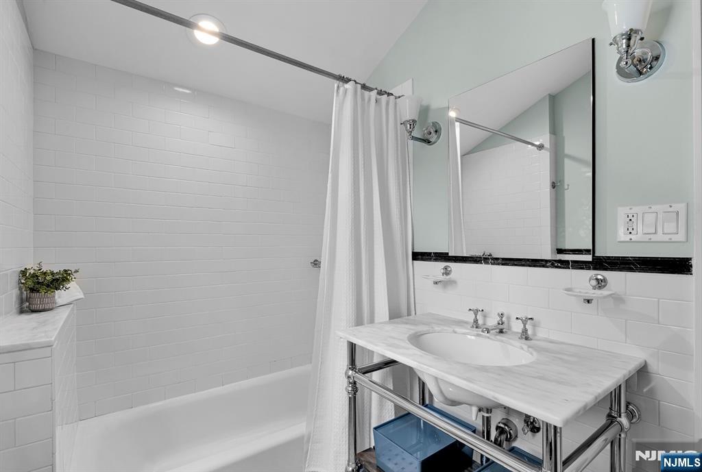15 Glendon Road