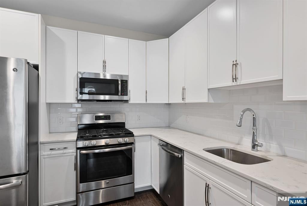 11 Madison Avenue 301