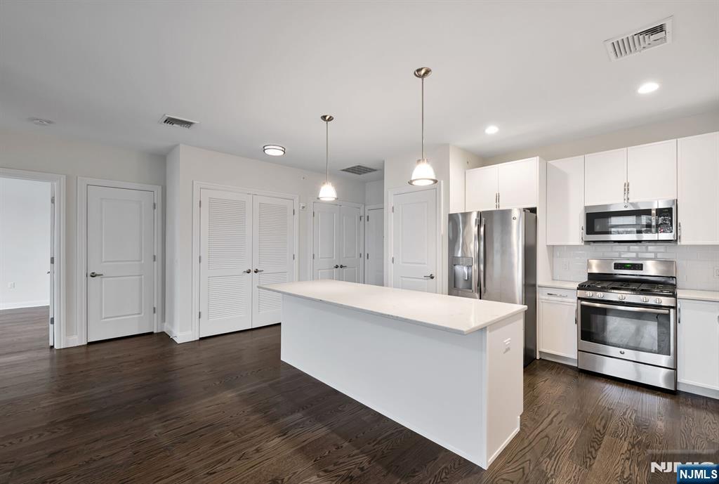 11 Madison Avenue 301