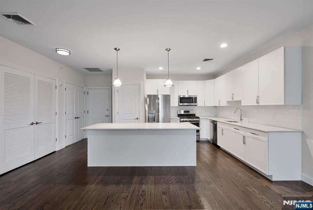 11 Madison Avenue 301