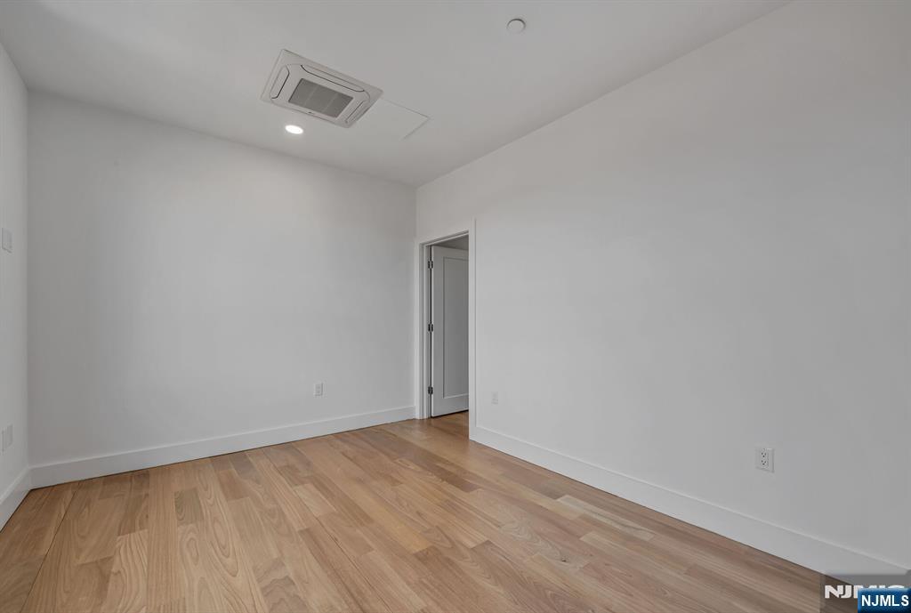 35 Jefferson Avenue 408
