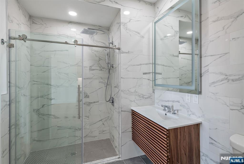 35 Jefferson Avenue 408