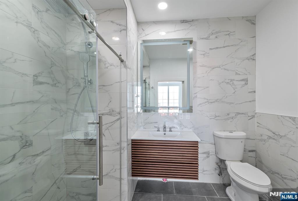 35 Jefferson Avenue 408