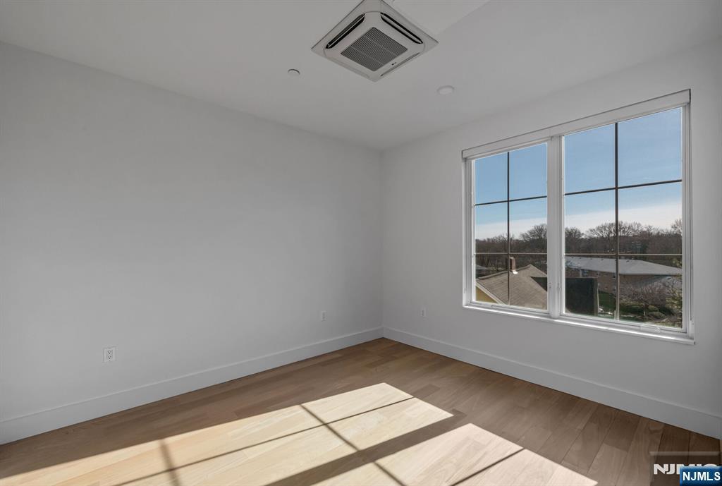 35 Jefferson Avenue 408