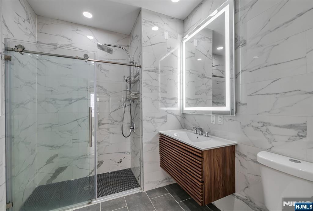 35 Jefferson Avenue 408