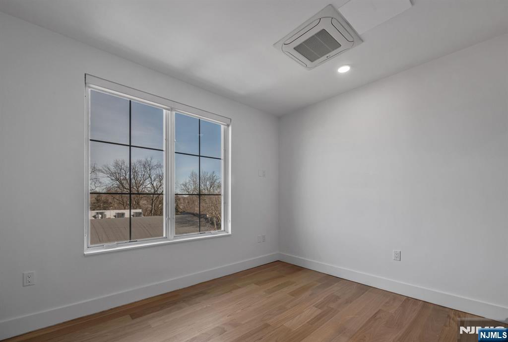 35 Jefferson Avenue 408