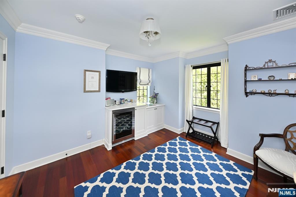 3 Hollis Drive