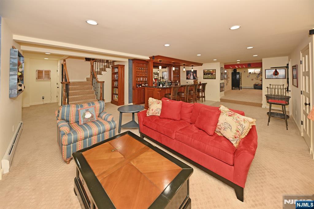 3 Hollis Drive