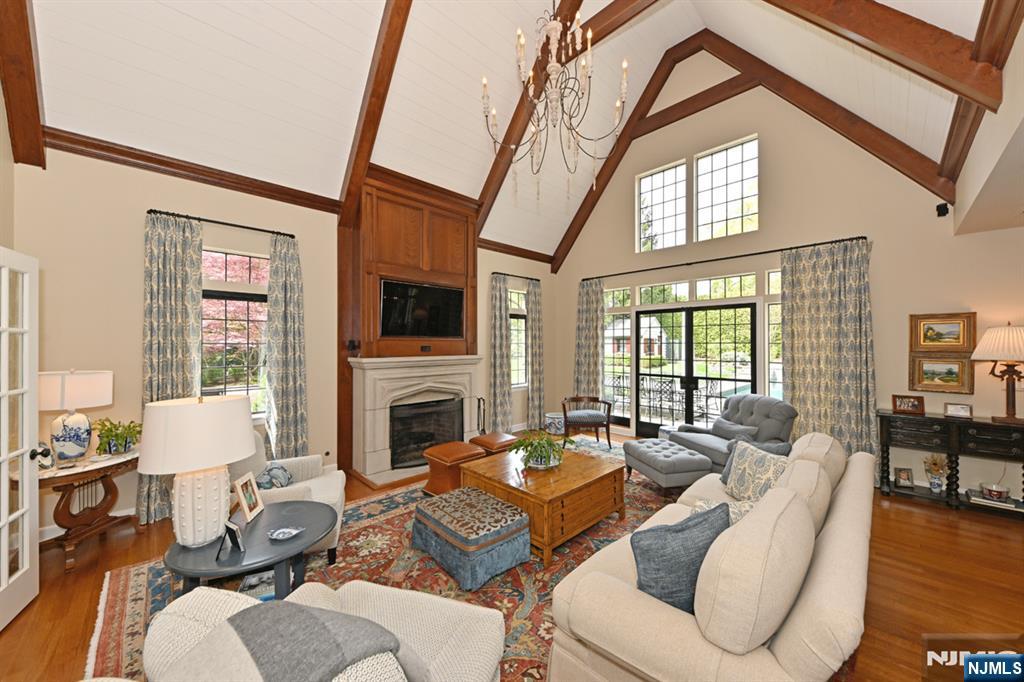 3 Hollis Drive