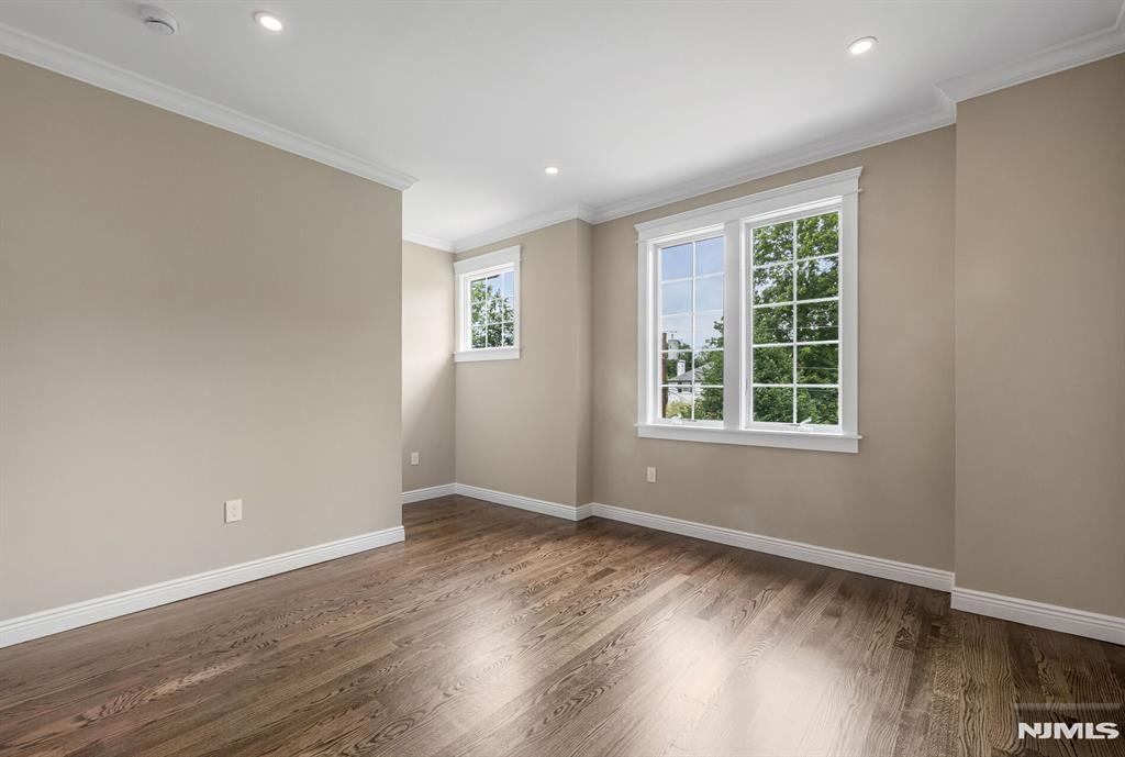 642 Sherwood Road