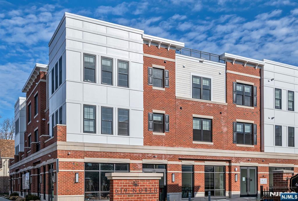 619 Maple Avenue 406