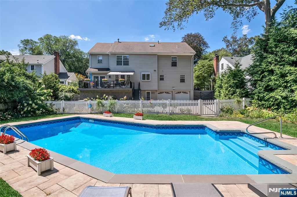 10 Beechwood Road