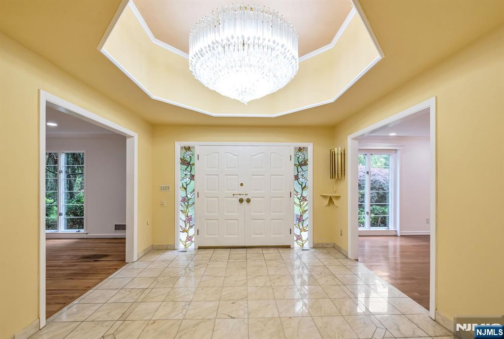 8 Clearwater Drive
