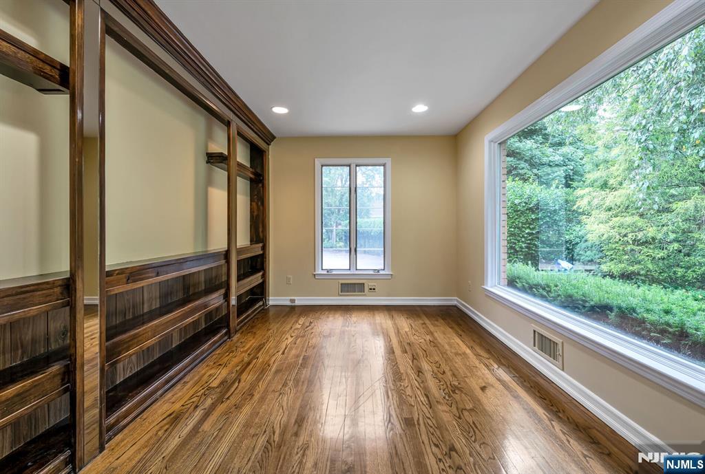 8 Clearwater Drive