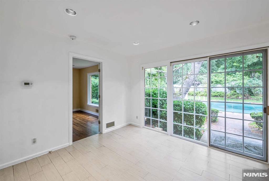 8 Clearwater Drive