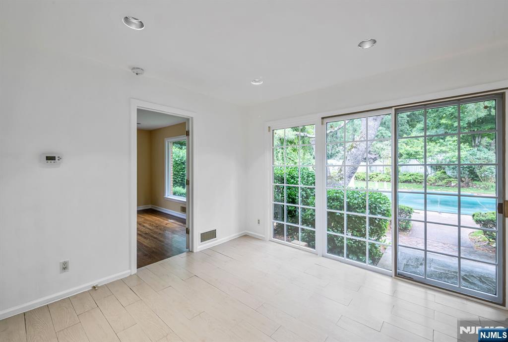 8 Clearwater Drive