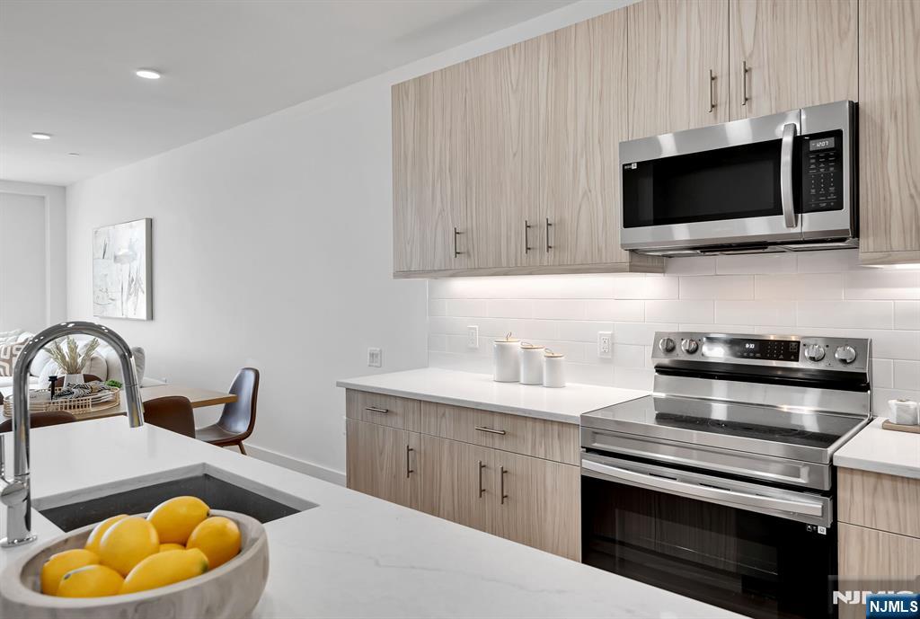 35 Jefferson Avenue 306