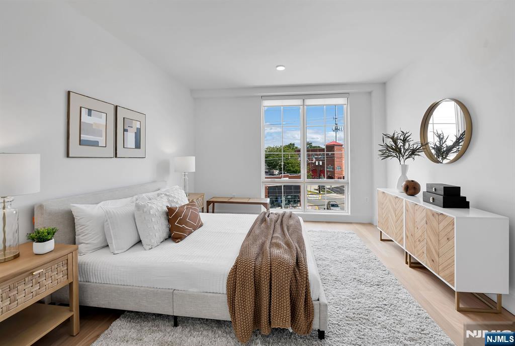 35 Jefferson Avenue 306