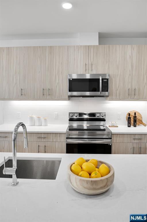 35 Jefferson Avenue 306