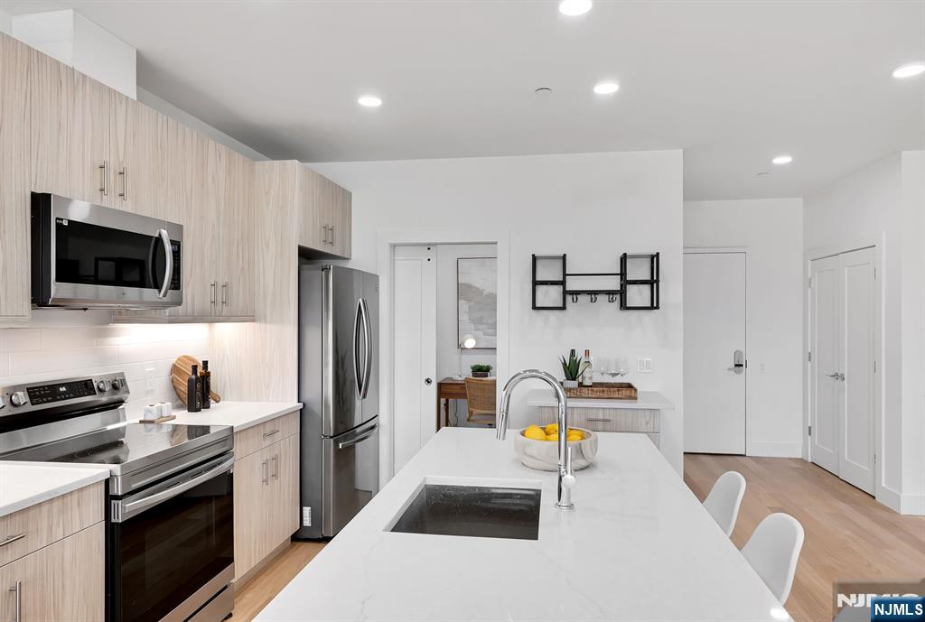 35 Jefferson Avenue 306