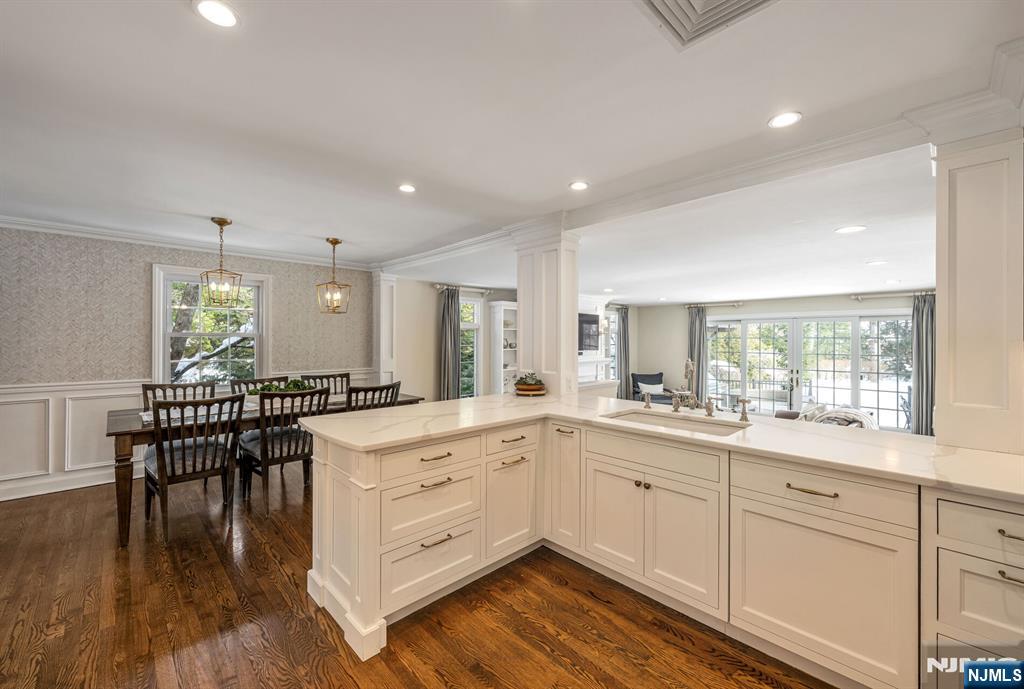 86 Carlton Avenue