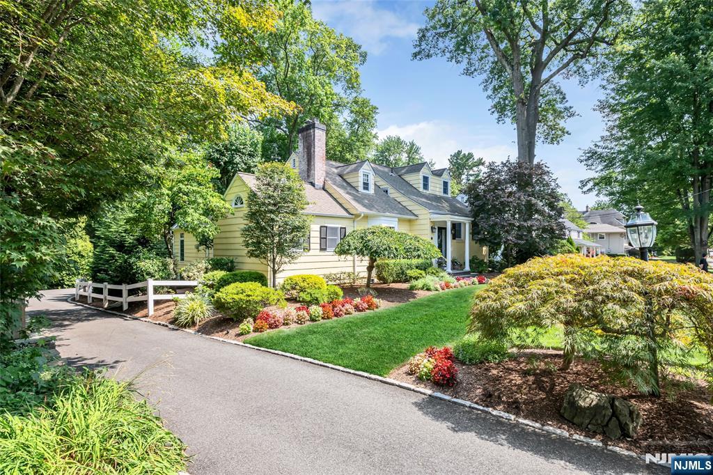 86 Carlton Avenue