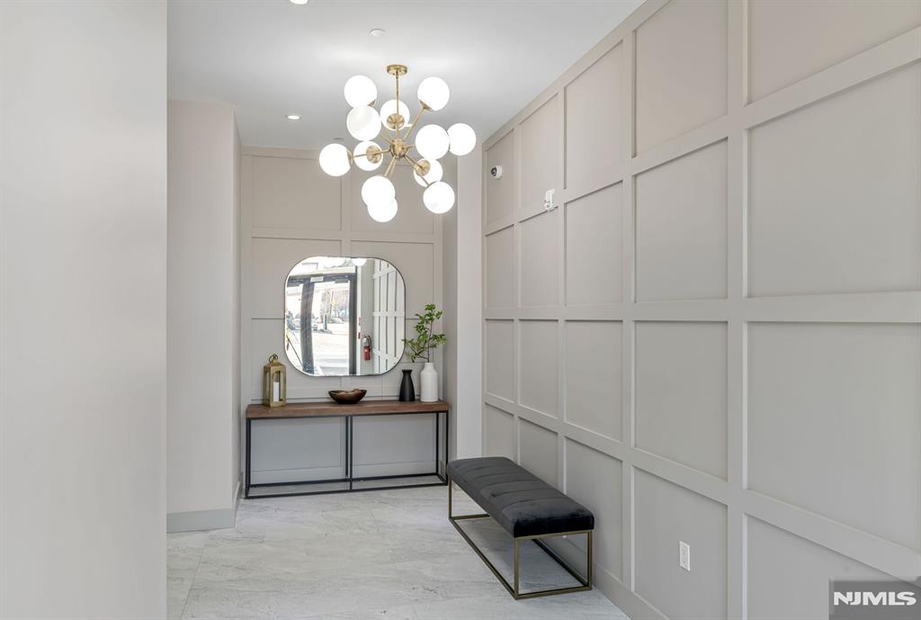 35 Jefferson Avenue 400