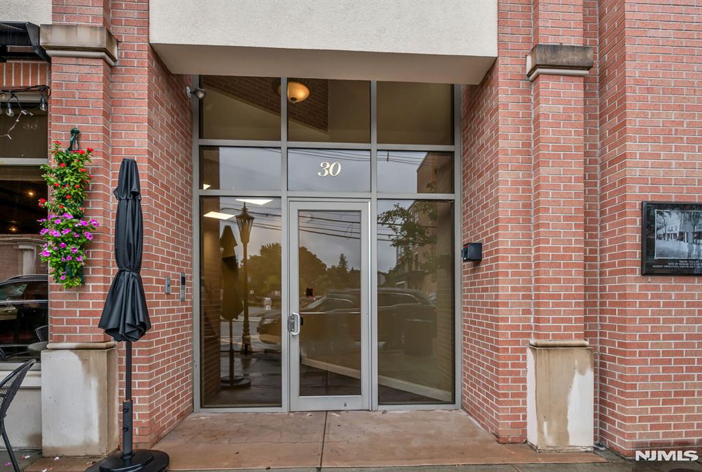 30 Jefferson Avenue C