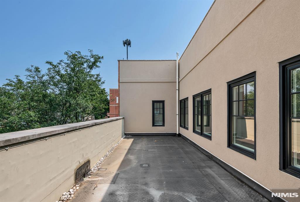 30 Jefferson Avenue C