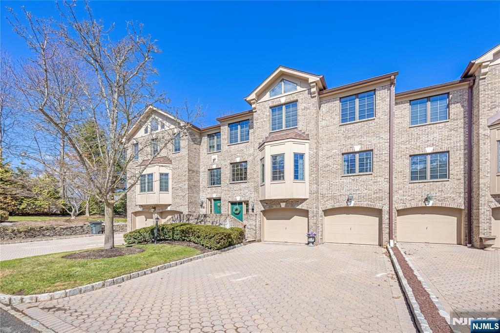 19 Sherbrooke Court 27