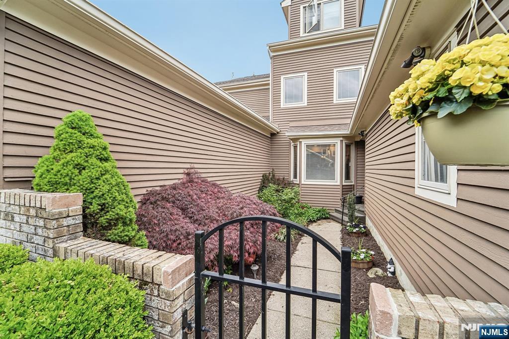224 Westervelt Lane
