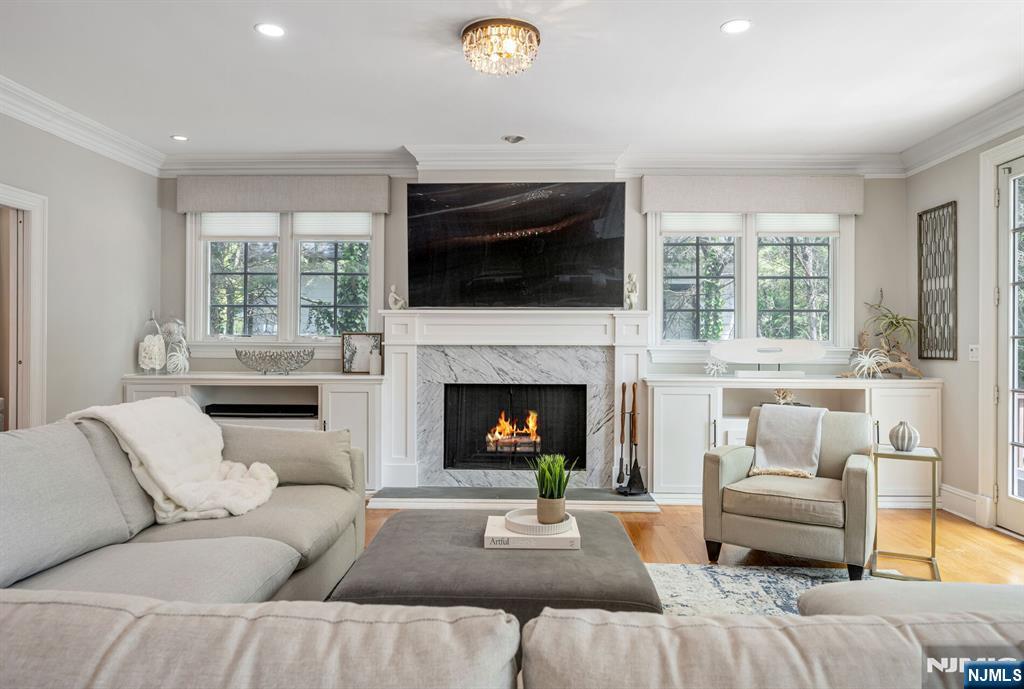 42 Lakewood Avenue