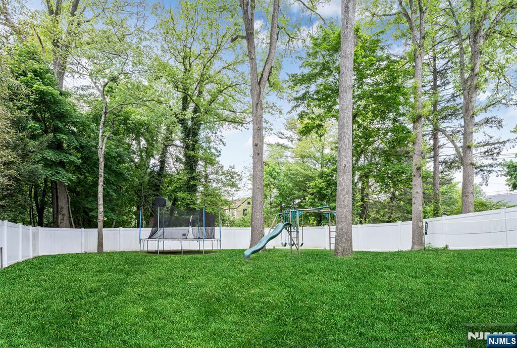 42 Lakewood Avenue