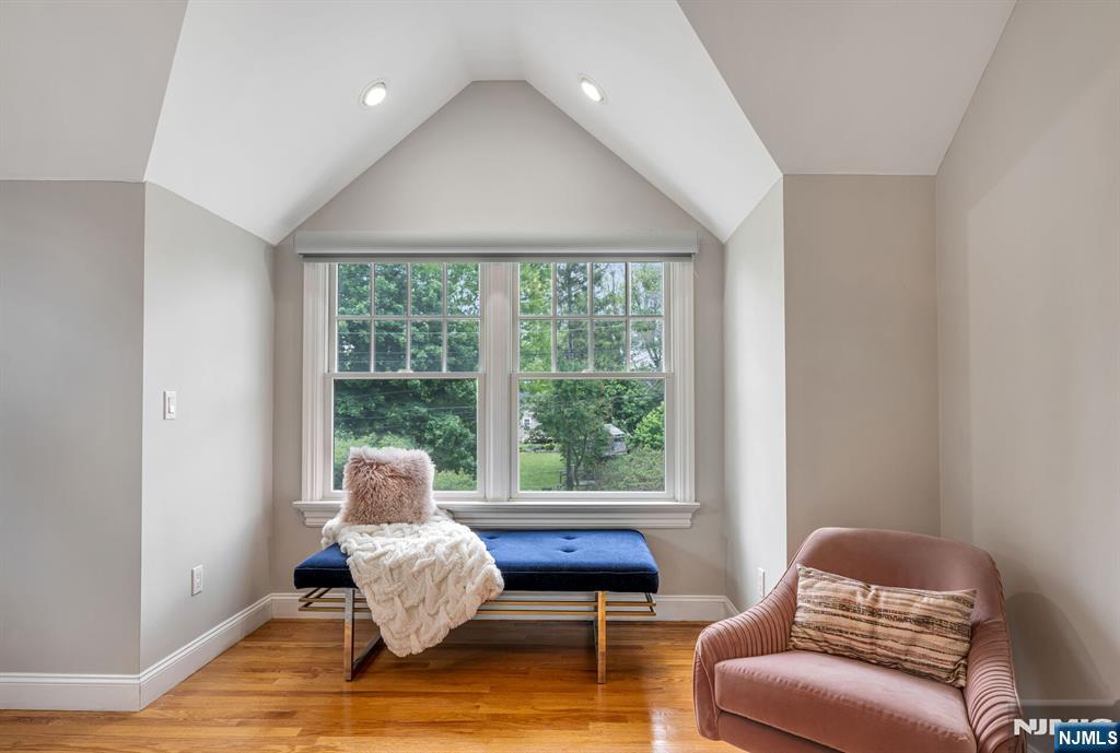 42 Lakewood Avenue