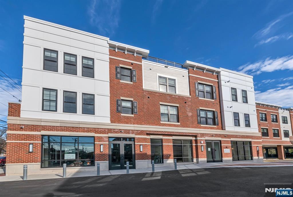 619 Maple Avenue 301