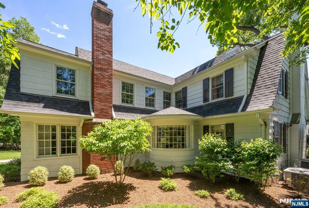 151 Valley View Avenue